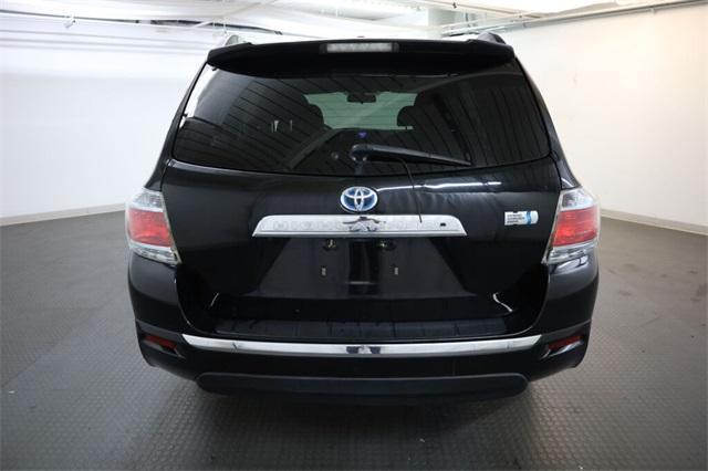 Photo of 2013 Black Toyota Highlander Hybrid