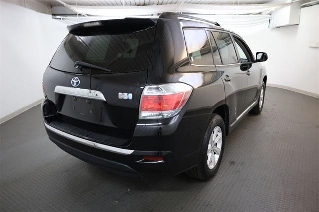 Photo of 2013 Black Toyota Highlander Hybrid