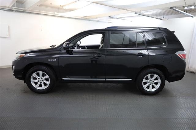 Photo of 2013 Black Toyota Highlander Hybrid