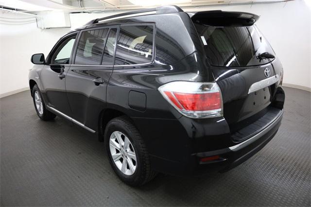Photo of 2013 Black Toyota Highlander Hybrid