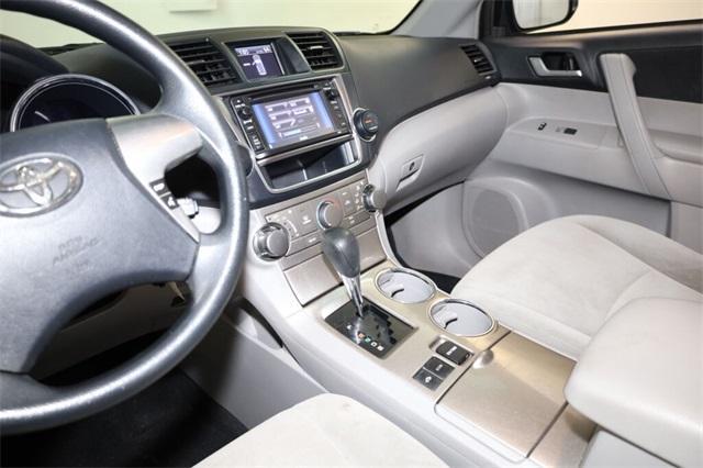 Photo of 2013 Black Toyota Highlander Hybrid