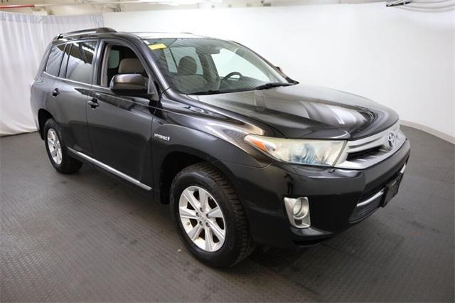 Photo of 2013 Black Toyota Highlander Hybrid