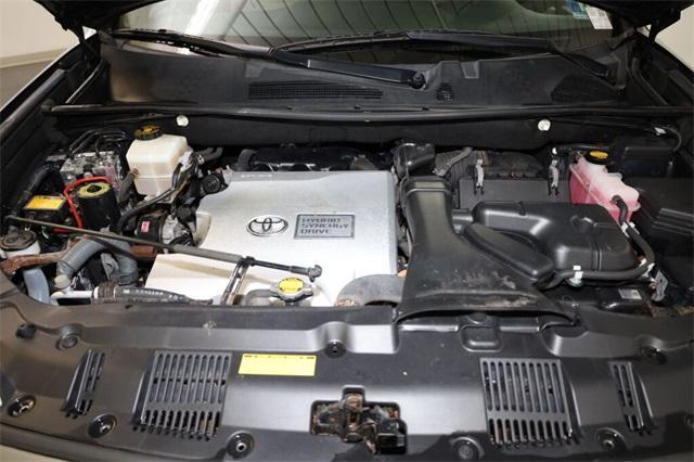 Photo of 2013 Black Toyota Highlander Hybrid