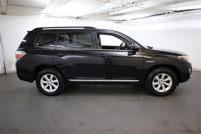 Photo of 2013 Black Toyota Highlander Hybrid