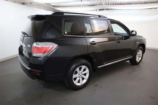 Photo of 2013 Black Toyota Highlander Hybrid