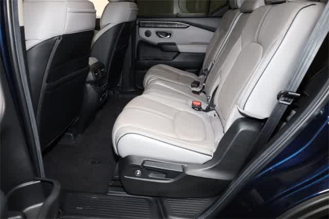 Photo of 2024 Blue Honda Pilot
