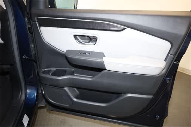 Photo of 2024 Blue Honda Pilot