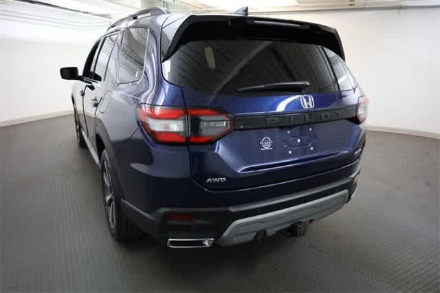Photo of 2024 Blue Honda Pilot