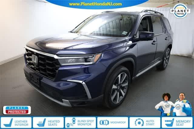 Photo of 2024 Blue Honda Pilot