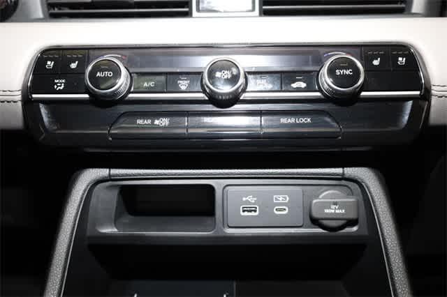 Photo of 2024 Blue Honda Pilot