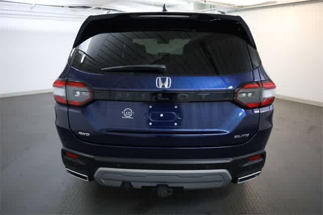 Photo of 2024 Blue Honda Pilot