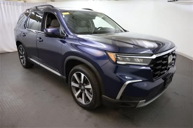 Photo of 2024 Blue Honda Pilot
