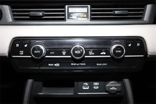 Photo of 2024 Blue Honda Pilot