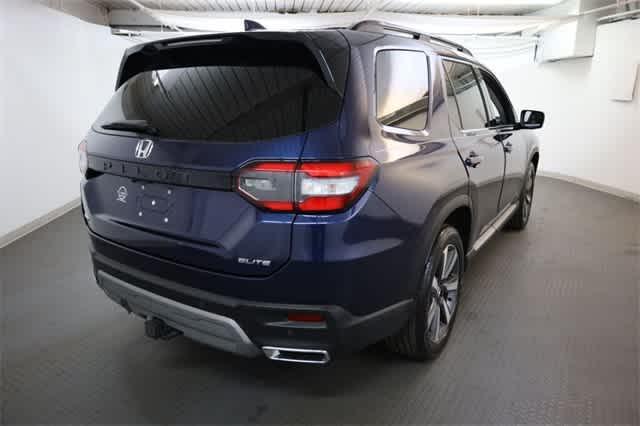 Photo of 2024 Blue Honda Pilot