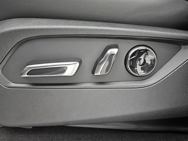Photo of 2025 Liquid Carbon Metallic Acura MDX