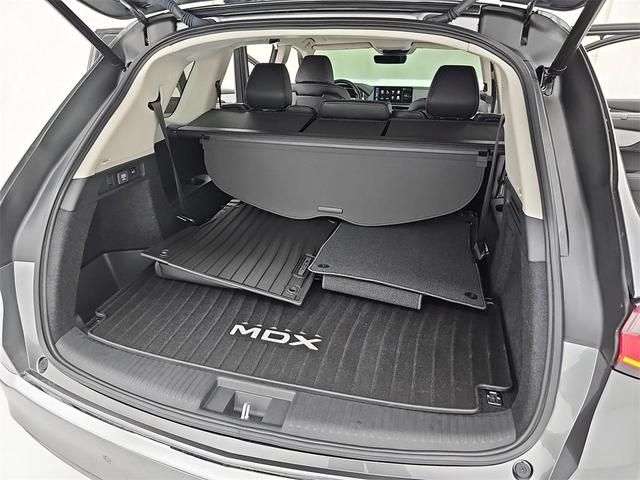 Photo of 2025 Liquid Carbon Metallic Acura MDX