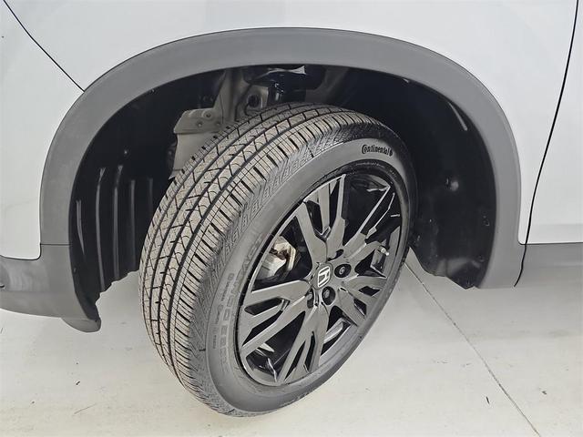 Photo of 2022 Lunar Silver Metallic Honda Pilot
