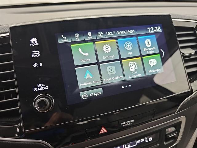 Photo of 2022 Lunar Silver Metallic Honda Pilot