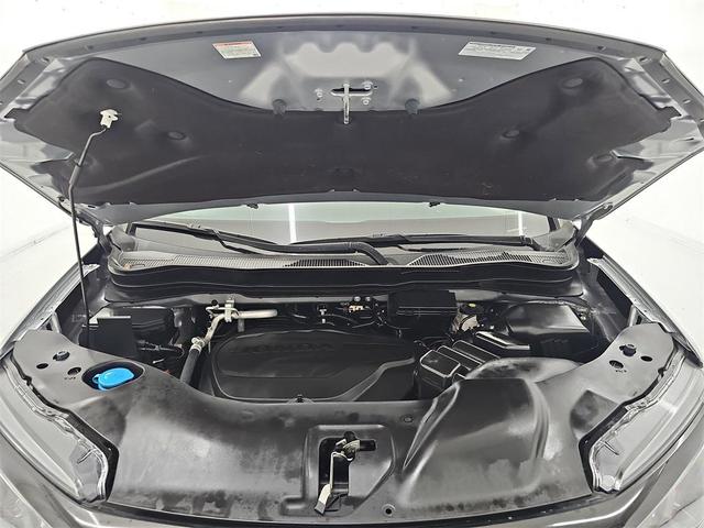 Photo of 2022 Lunar Silver Metallic Honda Pilot