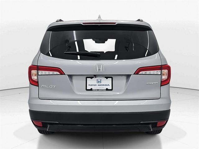 Photo of 2022 Lunar Silver Metallic Honda Pilot