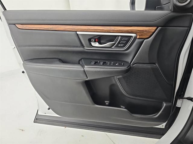 Photo of 2020 Platinum White Pearl Honda CR-V