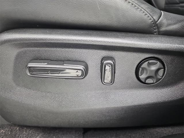 Photo of 2020 Platinum White Pearl Honda CR-V