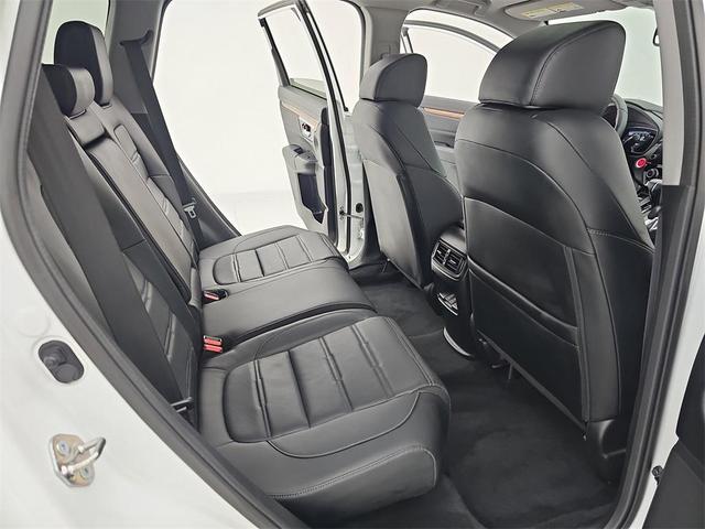Photo of 2020 Platinum White Pearl Honda CR-V