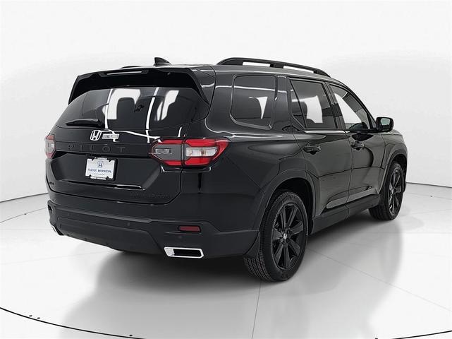 Photo of 2025 Black Honda Pilot