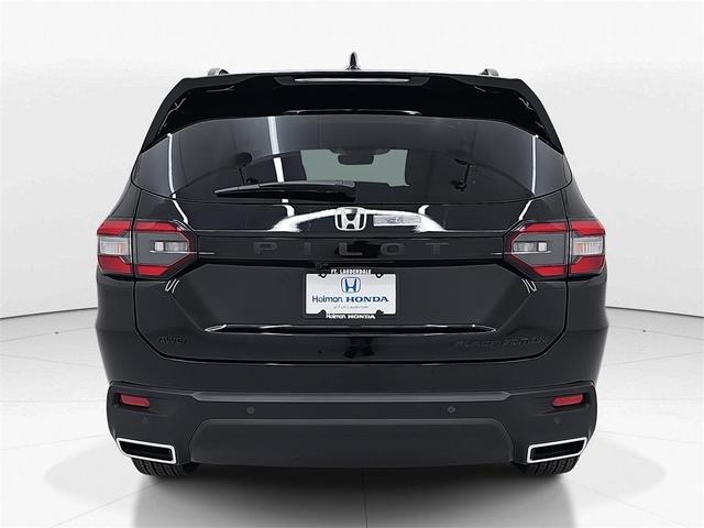 Photo of 2025 Black Honda Pilot