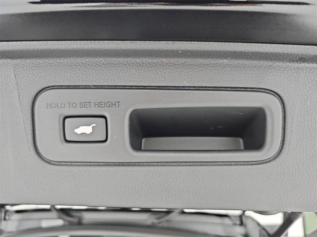 Photo of 2025 Black Honda Pilot