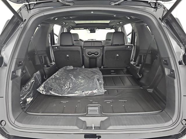 Photo of 2025 Black Honda Pilot