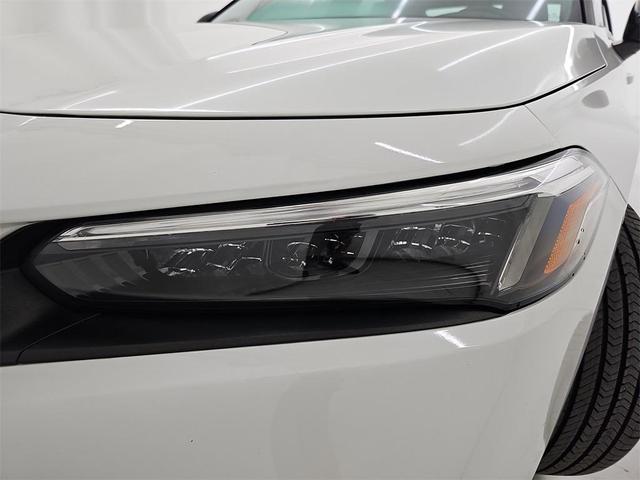 Photo of 2023 Platinum White Pearl Honda Civic