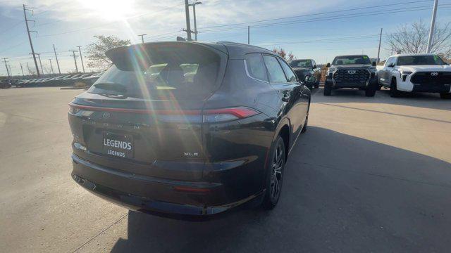 Photo of 2025 Black Toyota Crown Signia