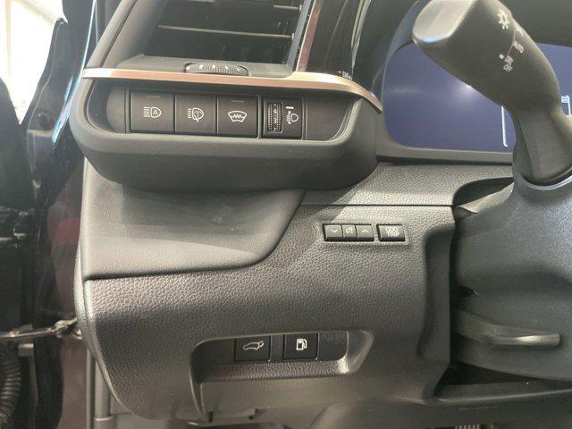 Photo of 2025 Black Toyota Crown Signia