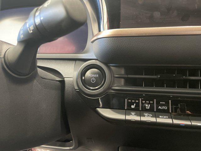 Photo of 2025 Black Toyota Crown Signia