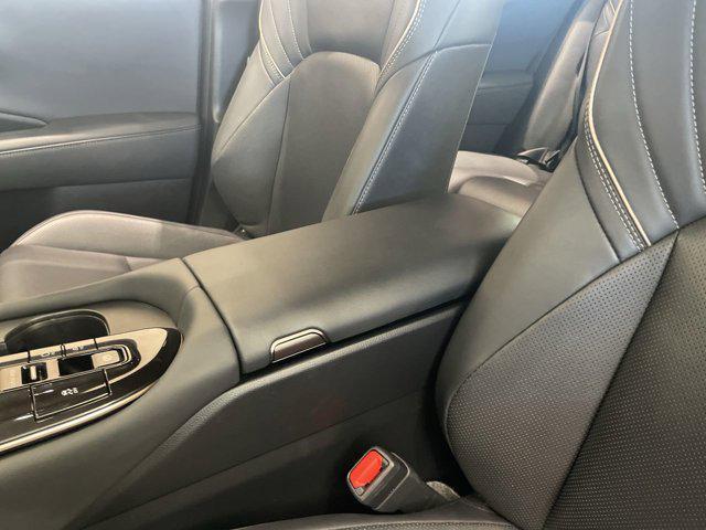 Photo of 2025 Black Toyota Crown Signia
