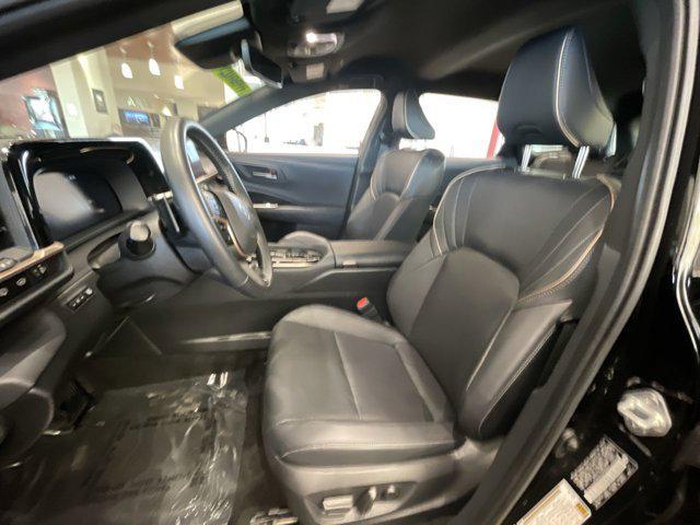Photo of 2025 Black Toyota Crown Signia