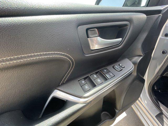 Photo of 2016 Celestial Silver Metallic Toyota Camry Hybrid