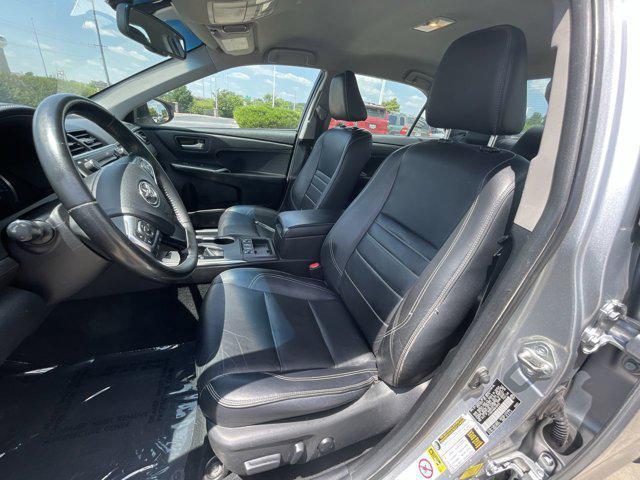 Photo of 2016 Celestial Silver Metallic Toyota Camry Hybrid