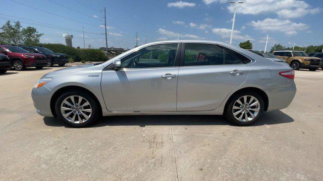 Photo of 2016 Celestial Silver Metallic Toyota Camry Hybrid