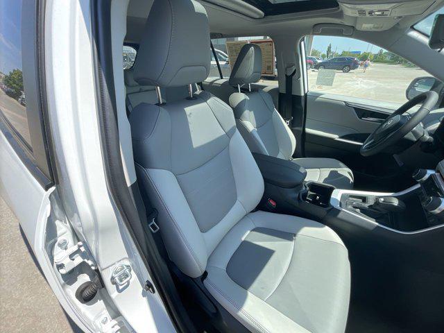 Photo of 2025 Wind Chill Pearl Toyota RAV4