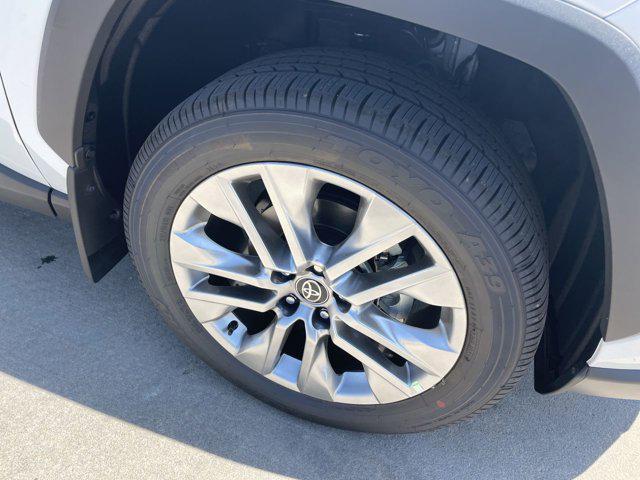 Photo of 2025 Wind Chill Pearl Toyota RAV4