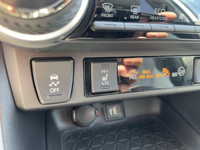 Photo of 2025 Wind Chill Pearl Toyota RAV4