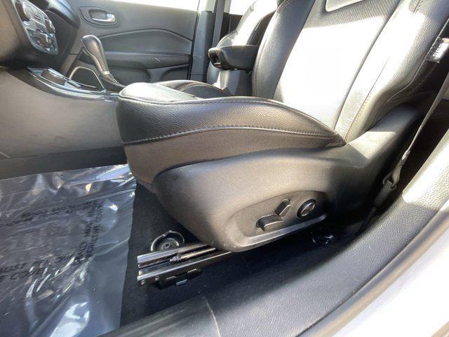 Photo of 2021 White Clearcoat Jeep Compass