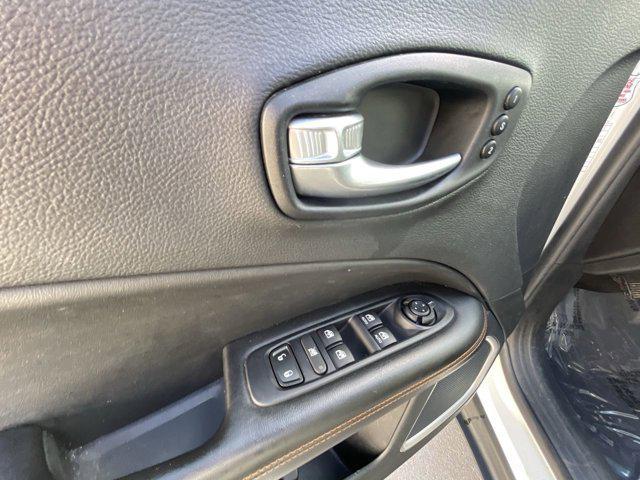 Photo of 2021 White Clearcoat Jeep Compass