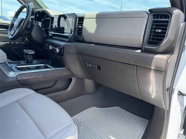 Photo of 2024 Summit White GMC Sierra 1500