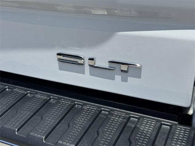 Photo of 2024 Summit White GMC Sierra 1500