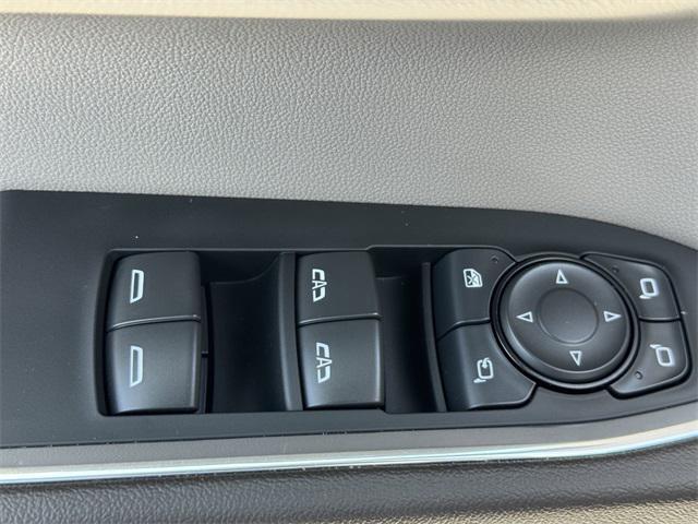 Photo of 2024 Summit White GMC Sierra 1500