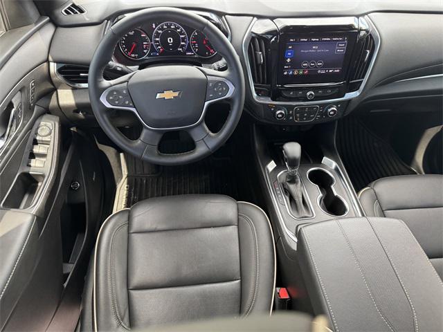 Photo of 2023 Mosaic Black Metallic Chevrolet Traverse
