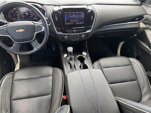 Photo of 2023 Mosaic Black Metallic Chevrolet Traverse